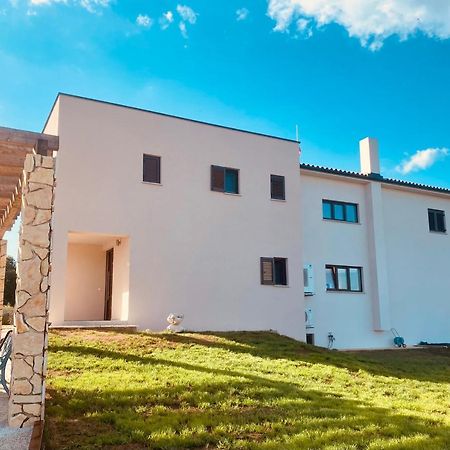 Villa Fluggi Near Labin Santalezi Екстер'єр фото