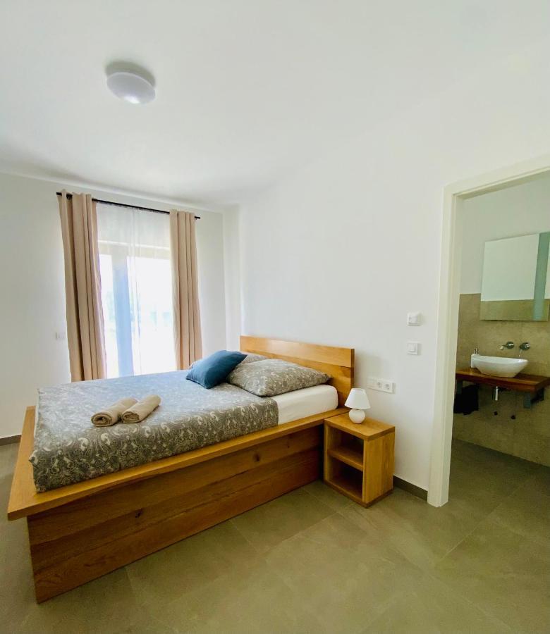 Villa Fluggi Near Labin Santalezi Екстер'єр фото