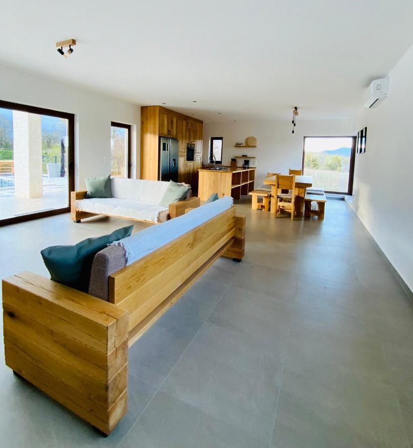 Villa Fluggi Near Labin Santalezi Екстер'єр фото