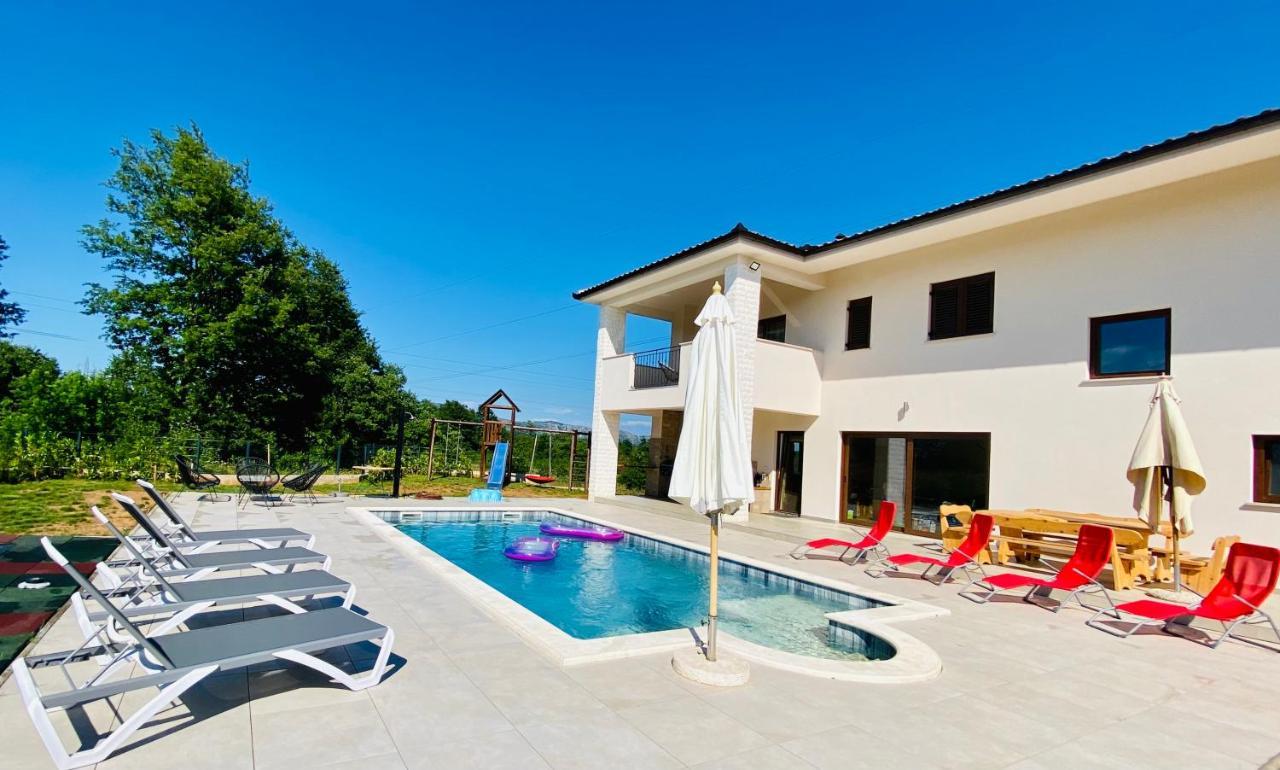 Villa Fluggi Near Labin Santalezi Екстер'єр фото