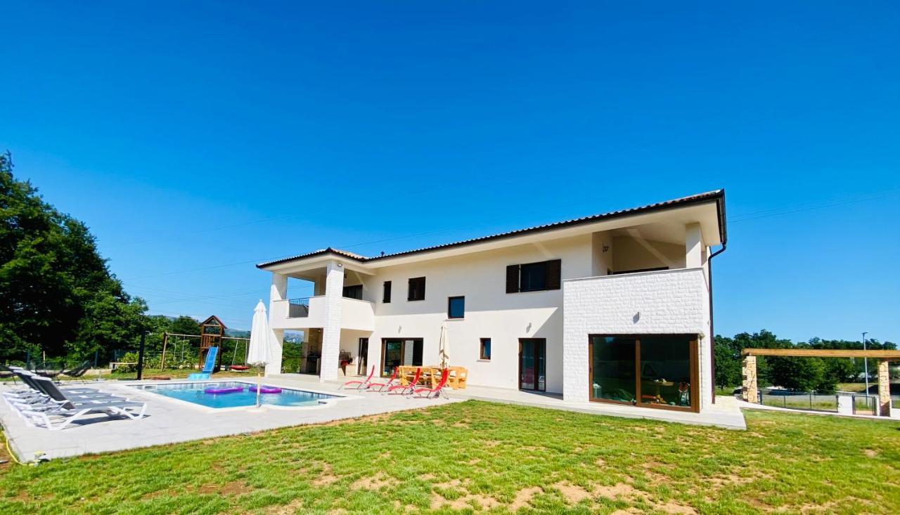 Villa Fluggi Near Labin Santalezi Екстер'єр фото