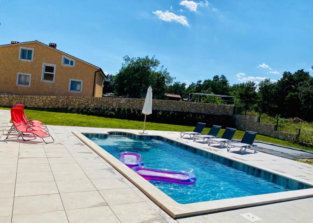 Villa Fluggi Near Labin Santalezi Екстер'єр фото