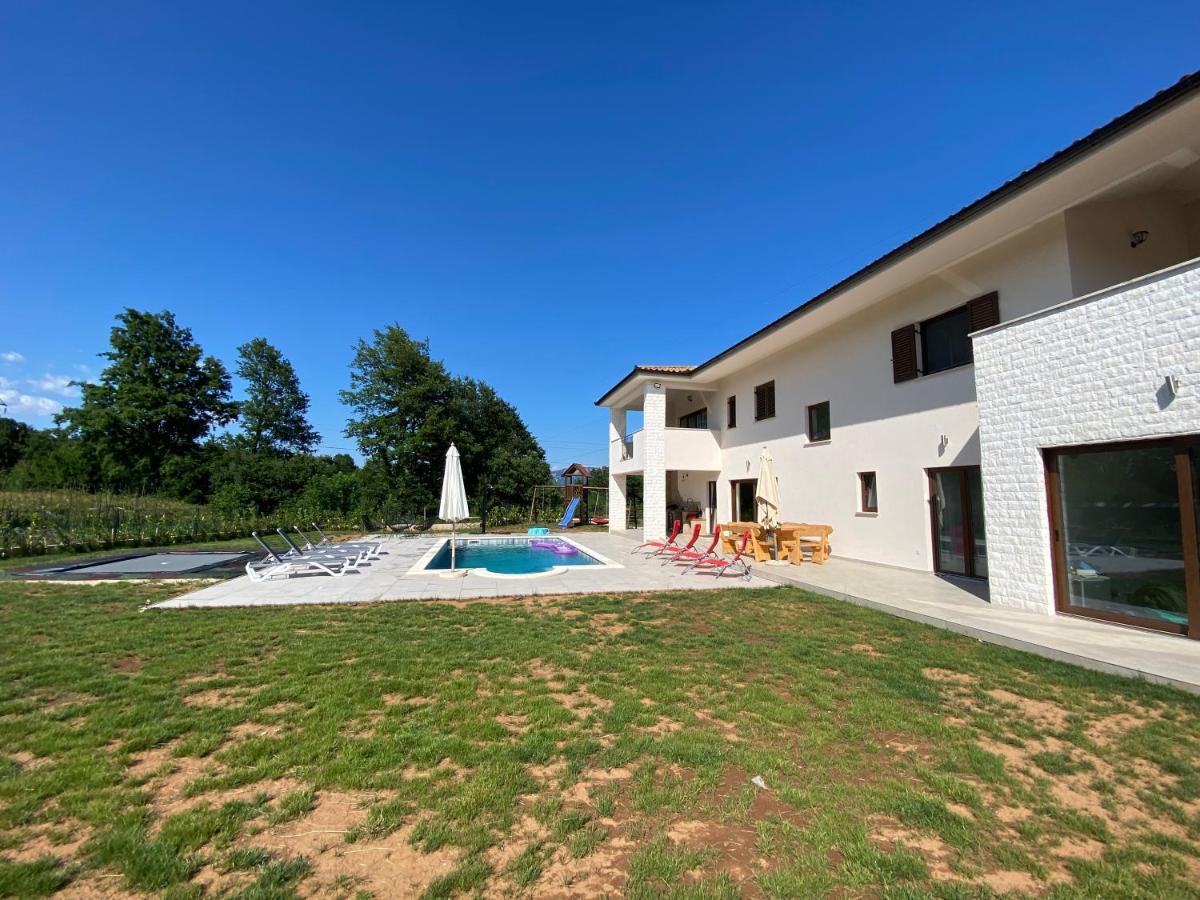 Villa Fluggi Near Labin Santalezi Екстер'єр фото