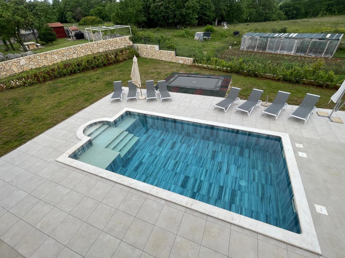 Villa Fluggi Near Labin Santalezi Екстер'єр фото